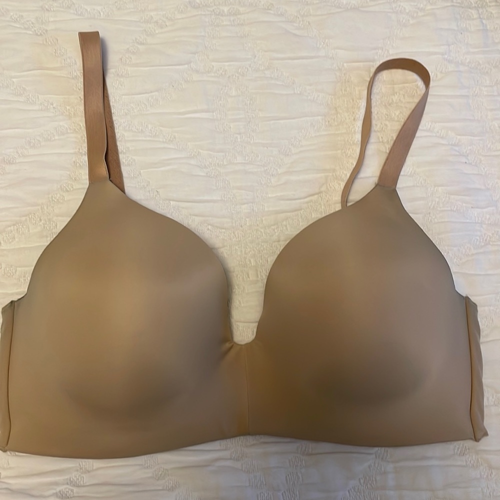 Triumph nude body make-up magic wire bra 32DD